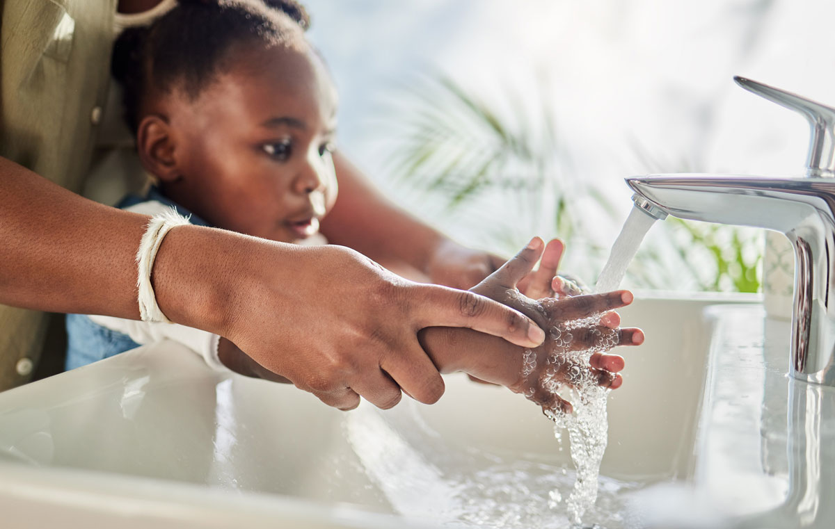 Comment réduire votre consommation d'eau et économiser de l'argent sur votre facture d'électricité Thumbnail
