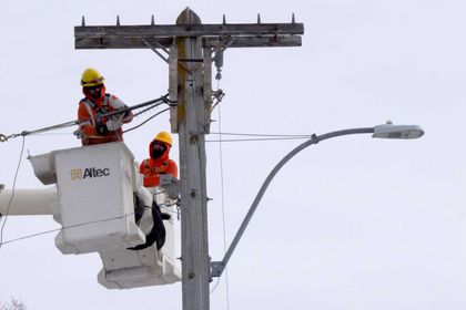 Stay safe around older power lines