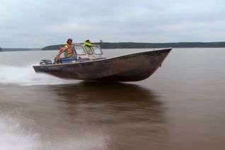 Vignette pour la vidéo : « Patrouilles en bateau dans le Nord ».