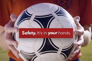 Vignette pour la vidéo : « Soyez prudent autour des sous-stations (en anglais) ».