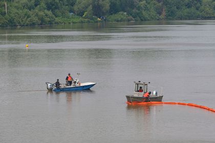 Why we’re installing an absorbent boom on Red River