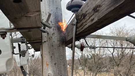 Les incendies de poteaux : une des principales causes des pannes de courant au printemps