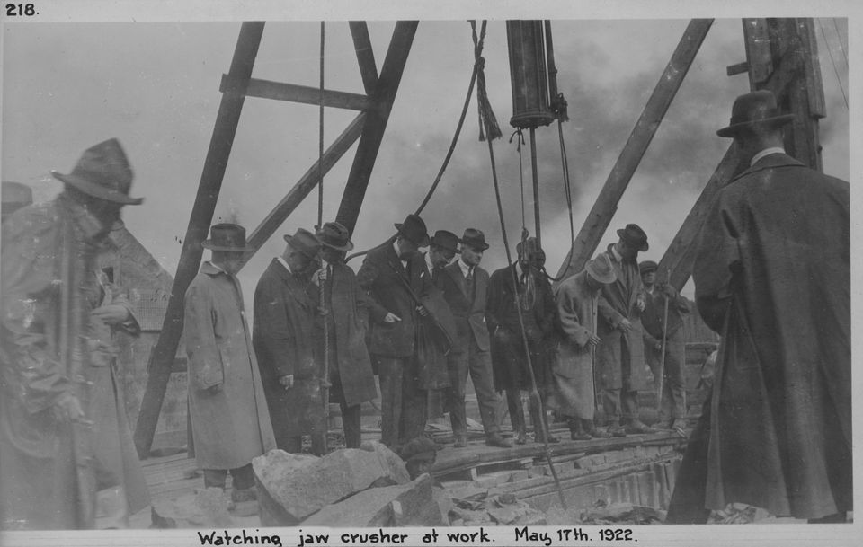 Watching the jaw crusher 1922